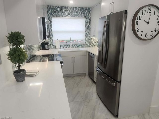 3000 Gulf Shore BLVD N 113, Naples, FL 34103