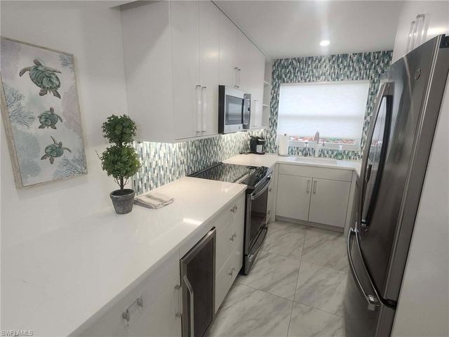 3000 Gulf Shore BLVD N 113, Naples, FL 34103