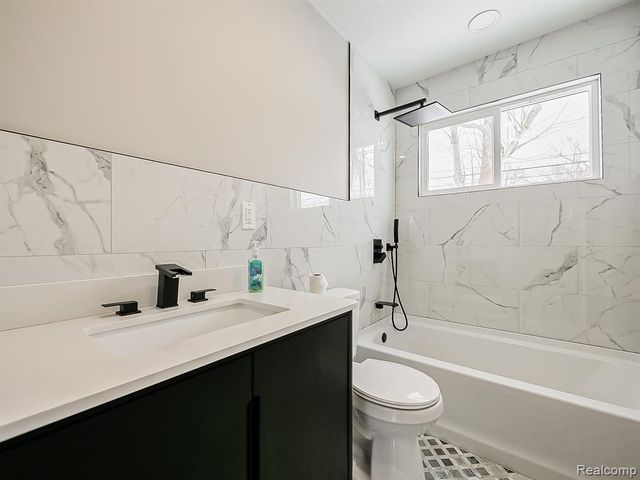 26754 Margaret Street, Roseville, MI 48066