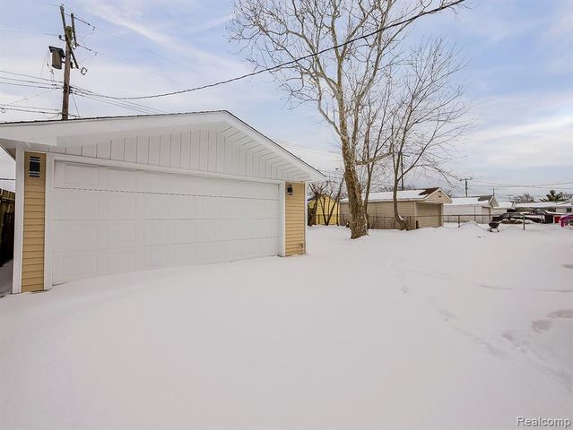 26754 Margaret Street, Roseville, MI 48066