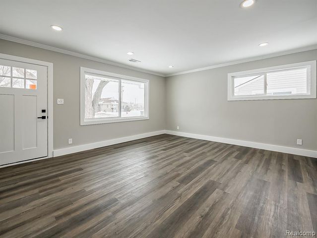 26754 Margaret Street, Roseville, MI 48066