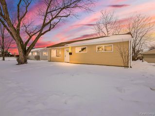 26754 Margaret Street, Roseville, MI 48066