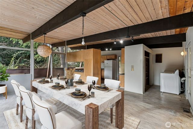 7832 NE 32nd Street, Medina, WA 98039