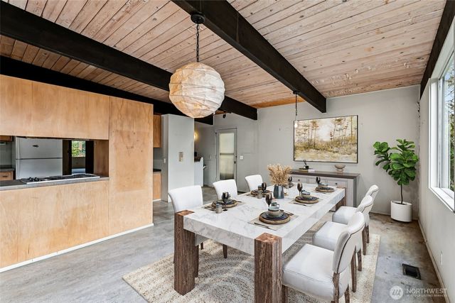 7832 NE 32nd Street, Medina, WA 98039