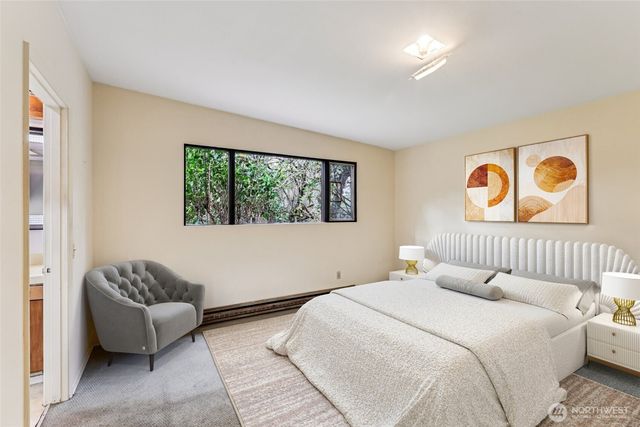 7832 NE 32nd Street, Medina, WA 98039