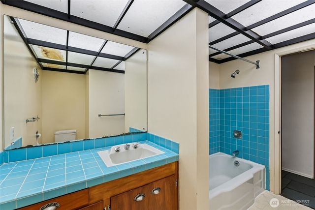 7832 NE 32nd Street, Medina, WA 98039