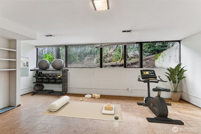 7832 NE 32nd Street, Medina, WA 98039