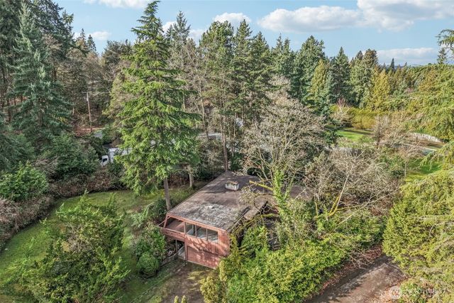 7832 NE 32nd Street, Medina, WA 98039