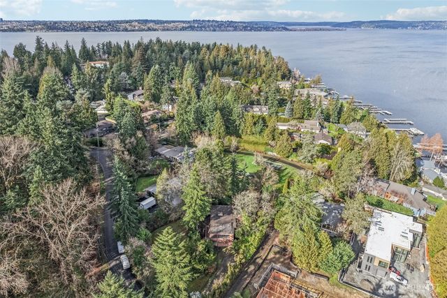 7832 NE 32nd Street, Medina, WA 98039