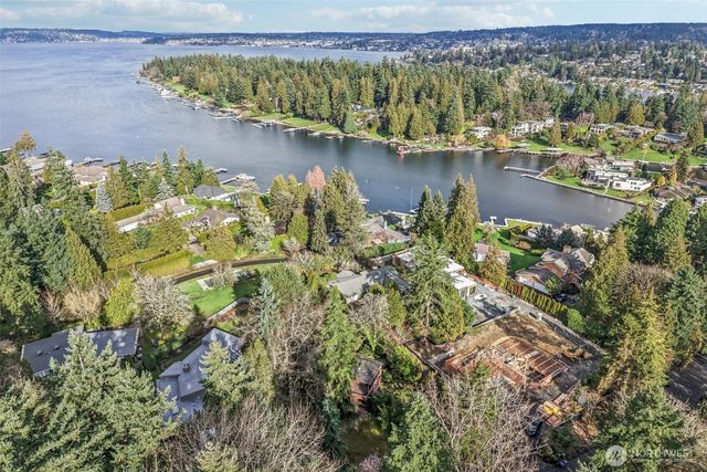 7832 NE 32nd Street, Medina, WA 98039