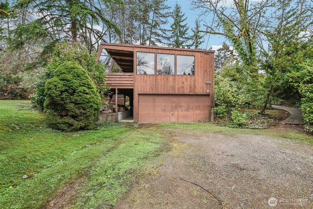 7832 NE 32nd Street, Medina, WA 98039