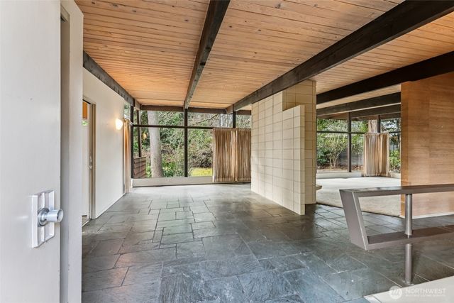 7832 NE 32nd Street, Medina, WA 98039