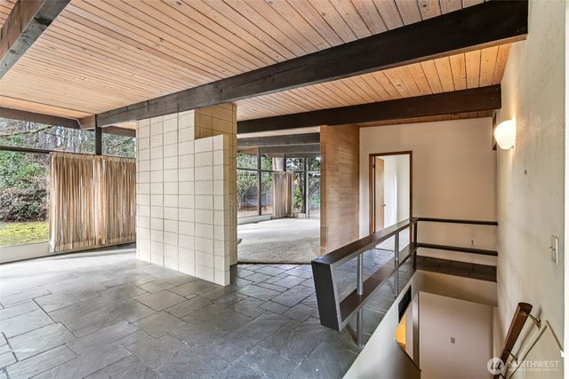 7832 NE 32nd Street, Medina, WA 98039