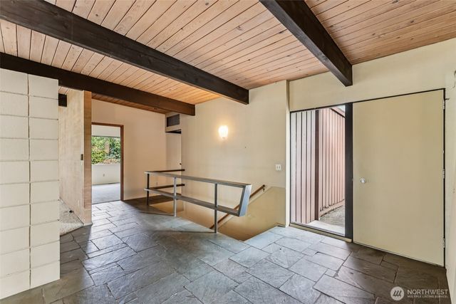 7832 NE 32nd Street, Medina, WA 98039