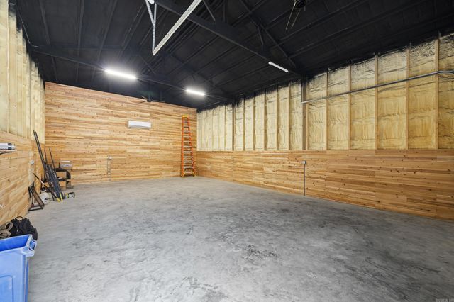 224 Eastwood Dr, Ward, AR 72176