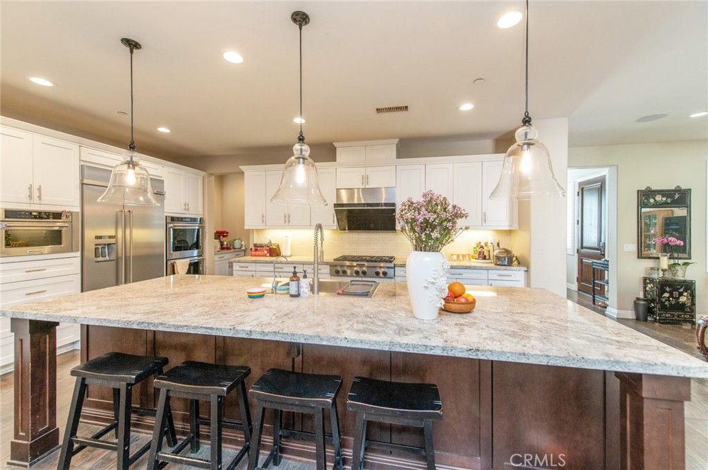 Image 12 of property listing at 220 Barnes, Tustin, CA 92782