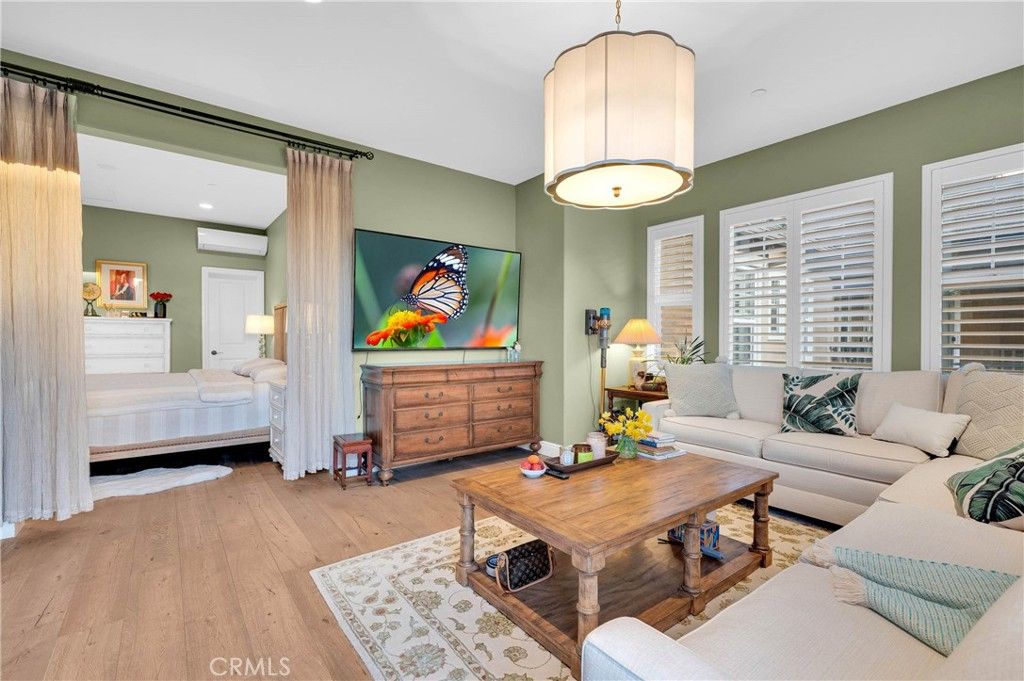 Image 16 of property listing at 220 Barnes, Tustin, CA 92782