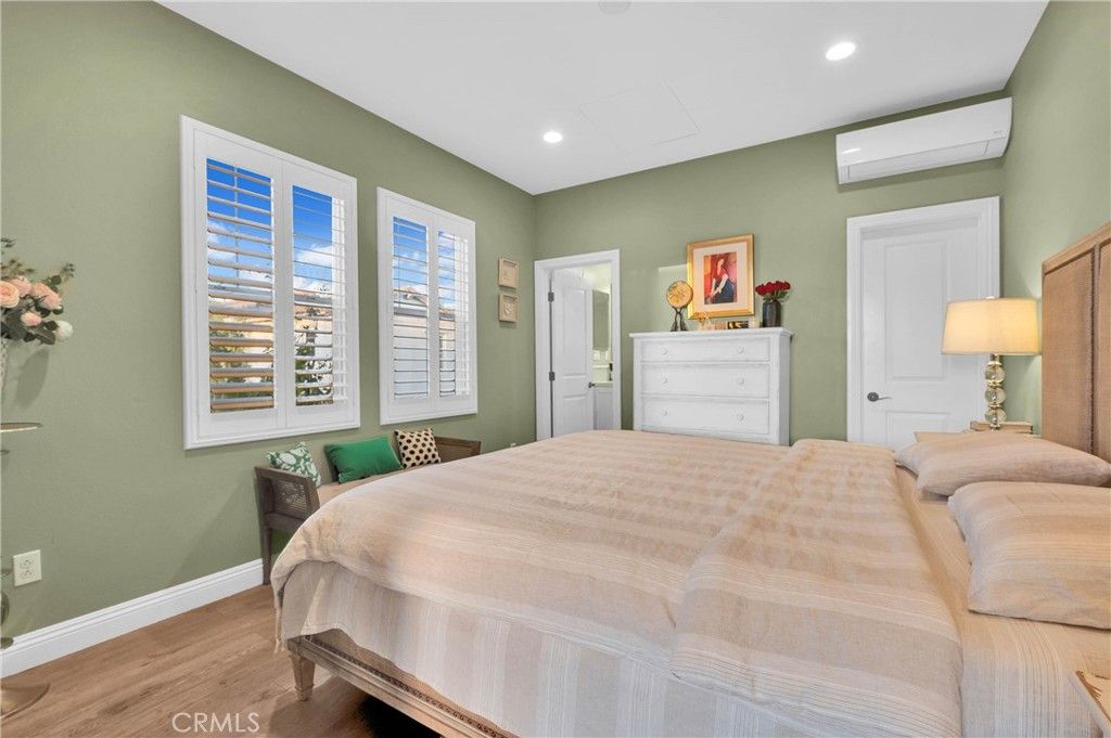 Image 17 of property listing at 220 Barnes, Tustin, CA 92782