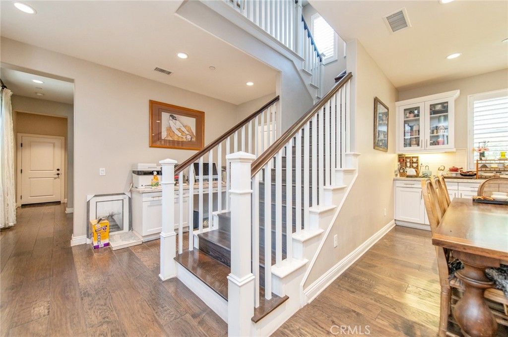 Image 21 of property listing at 220 Barnes, Tustin, CA 92782