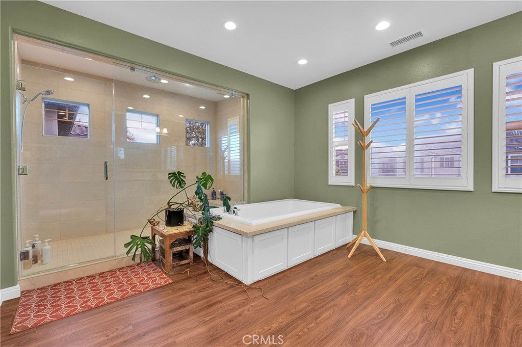 Image 31 of property listing at 220 Barnes, Tustin, CA 92782