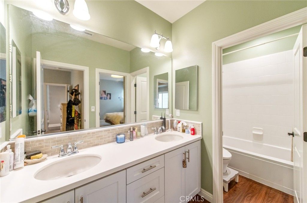 Image 42 of property listing at 220 Barnes, Tustin, CA 92782