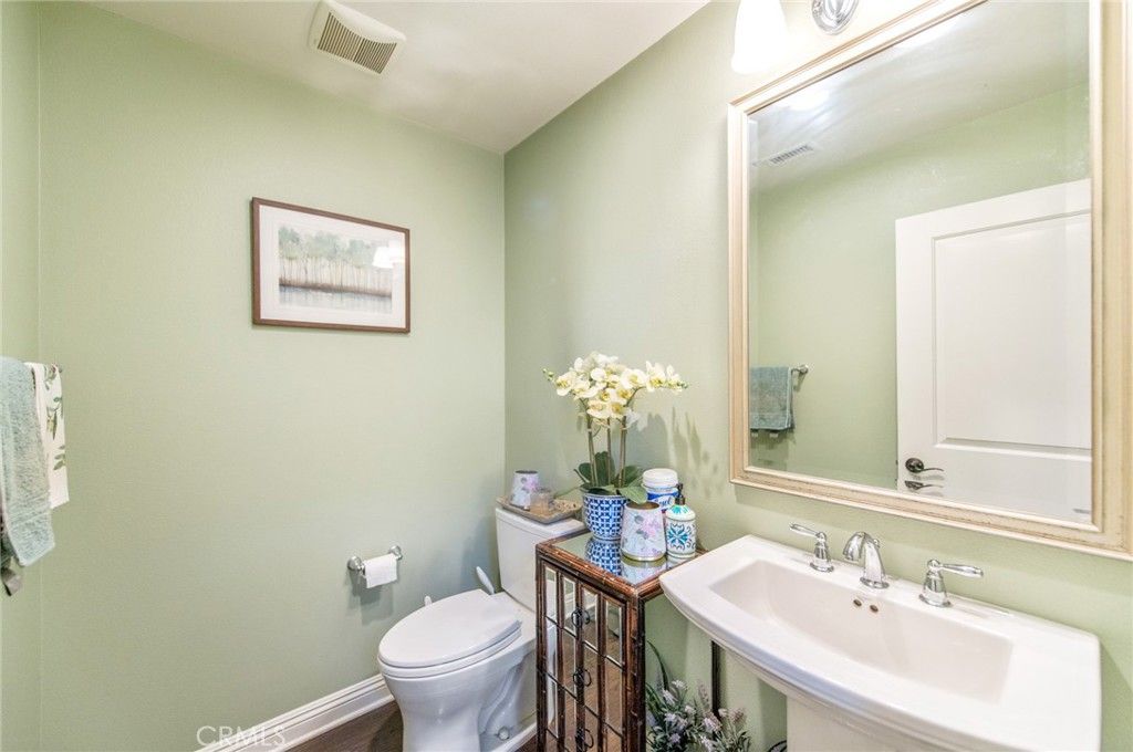 Image 43 of property listing at 220 Barnes, Tustin, CA 92782