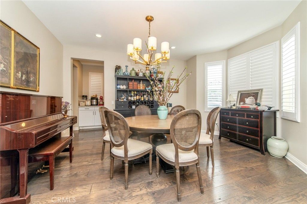 Image 5 of property listing at 220 Barnes, Tustin, CA 92782