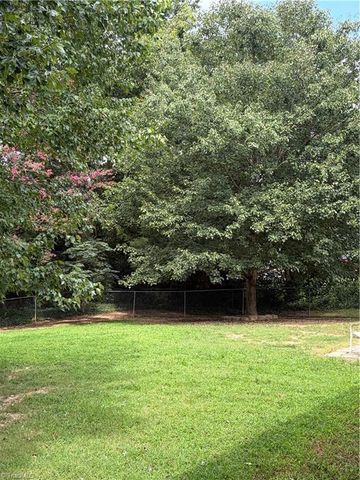 226 Hill Drive, Lexington, NC 27295