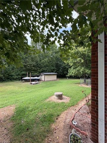 226 Hill Drive, Lexington, NC 27295