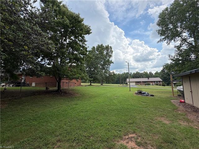 226 Hill Drive, Lexington, NC 27295