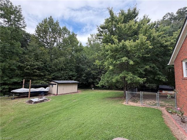 226 Hill Drive, Lexington, NC 27295