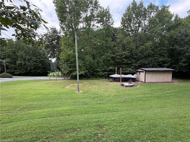 226 Hill Drive, Lexington, NC 27295