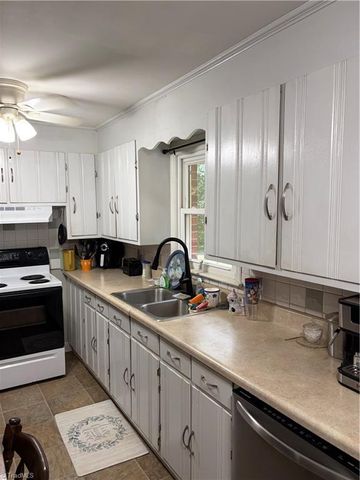 226 Hill Drive, Lexington, NC 27295