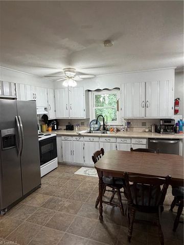 226 Hill Drive, Lexington, NC 27295
