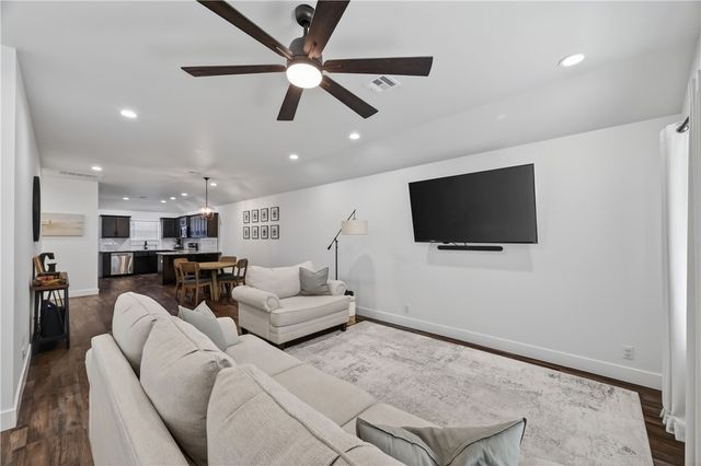 2205 Virginia, Joplin, MO 64804