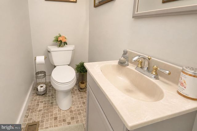 24 CASTOR CT, Blackwood, NJ 08012