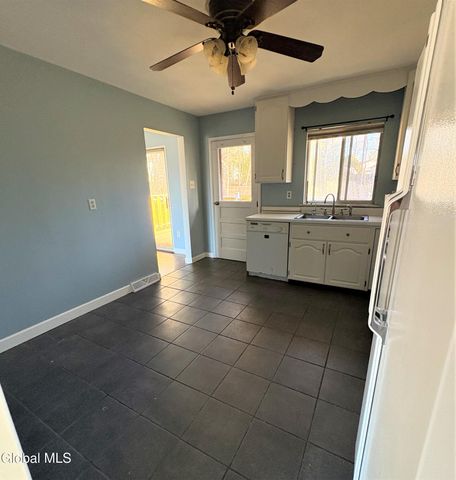 12 Clove Court, Clifton Park, NY 12065