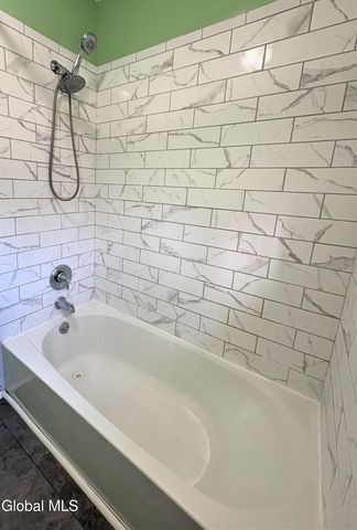 12 Clove Court, Clifton Park, NY 12065