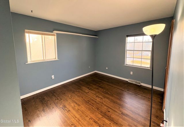 12 Clove Court, Clifton Park, NY 12065