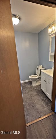 12 Clove Court, Clifton Park, NY 12065