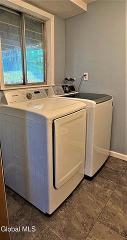 12 Clove Court, Clifton Park, NY 12065