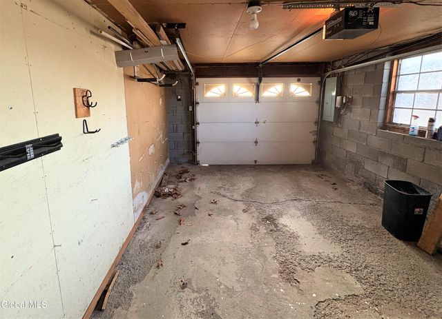 12 Clove Court, Clifton Park, NY 12065