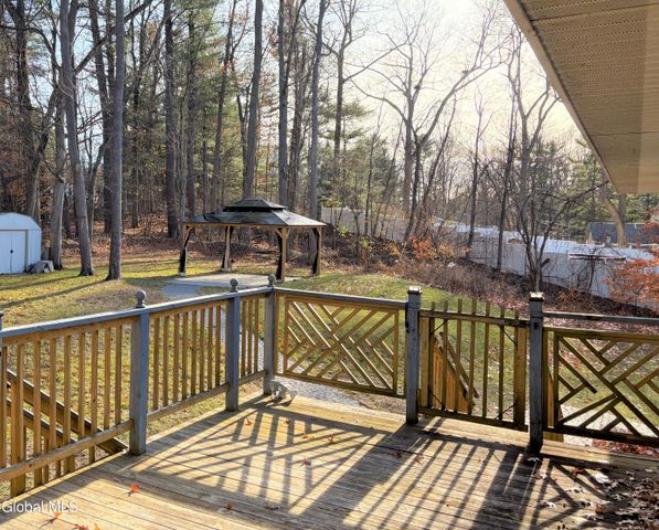 12 Clove Court, Clifton Park, NY 12065