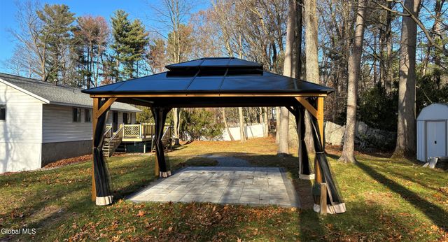 12 Clove Court, Clifton Park, NY 12065