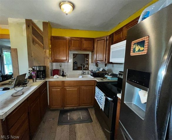 3930 Stow Road, Stow, OH 44224