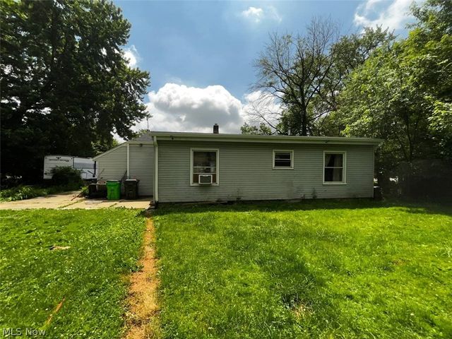 3930 Stow Road, Stow, OH 44224