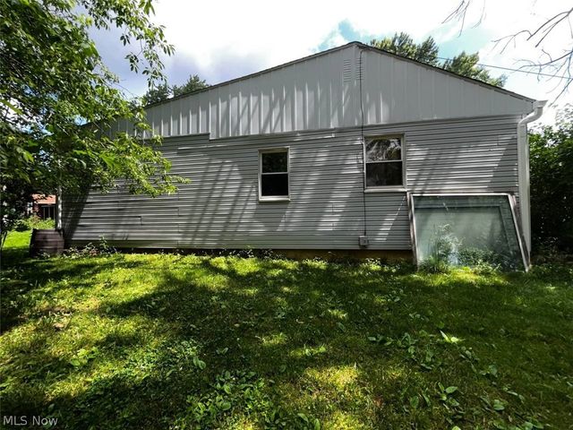 3930 Stow Road, Stow, OH 44224
