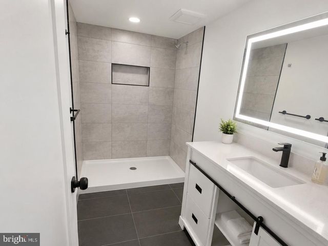 3410 PINKNEY RD, Baltimore, MD 21215