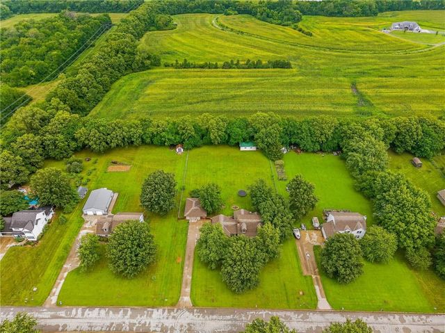 25302 E 130TH Street, Greenwood, MO 64034