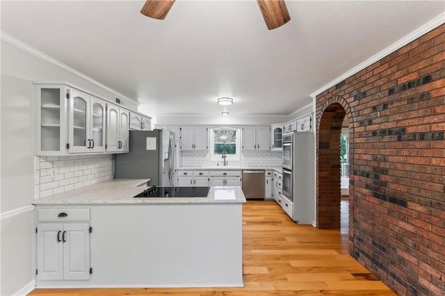 25302 E 130TH Street, Greenwood, MO 64034